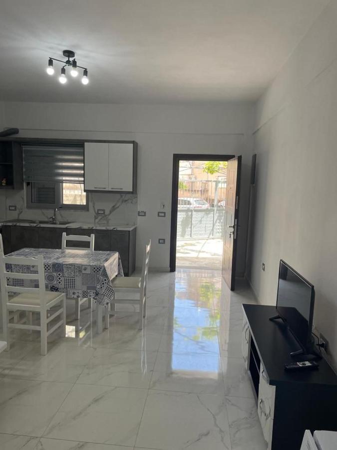 Taku Apartment Sarandë Exterior foto